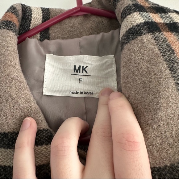 Oversized Checked Overcoat - Picture 4 of 8